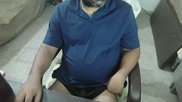 Snapshot of rentarob chatting on 10-06-25, 05:54 rentarob online show from 10-06-25, 05:54