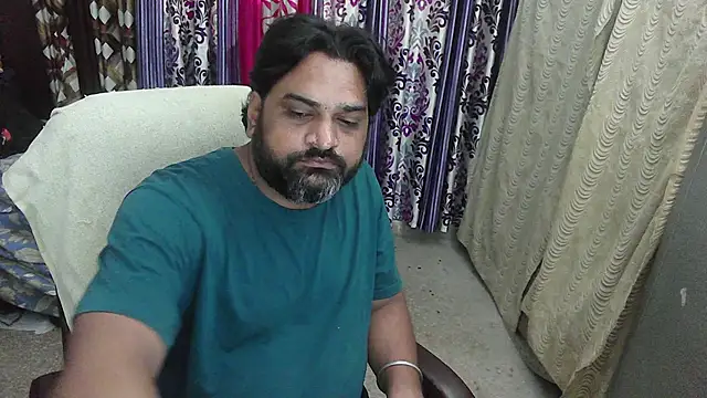 Snapshot of rentarob chatting on 11-03-25, 03:41 rentarob online show from 11-03-25, 03:41