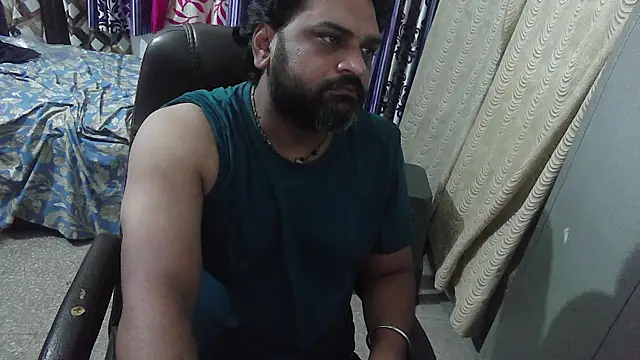 Snapshot of rentarob chatting on 11-05-25, 01:22 rentarob online show from 11-05-25, 01:22