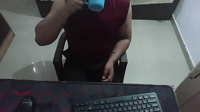 Snapshot of rentarob chatting on 05-14-26, 04:41 rentarob online show from 05-14-26, 04:41