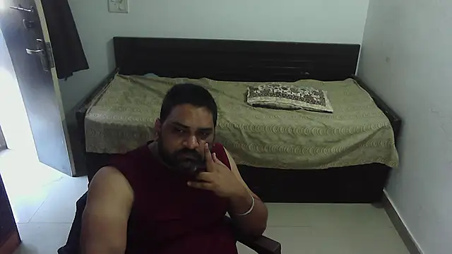 Snapshot of rentarob chatting on 05-15-26, 02:51 rentarob online show from 05-15-26, 02:51