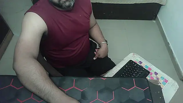 Snapshot of rentarob chatting on 05-16-26, 03:36 rentarob online show from 05-16-26, 03:36