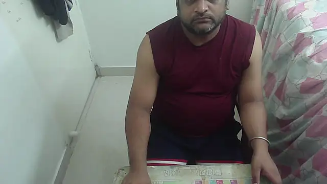 Snapshot of rentarob chatting on 07-27-26, 04:58 rentarob online show from 07-27-26, 04:58
