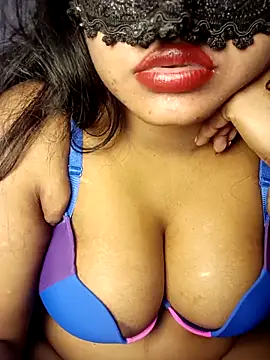 Hotlisa online show from 12-16-25, 05:40