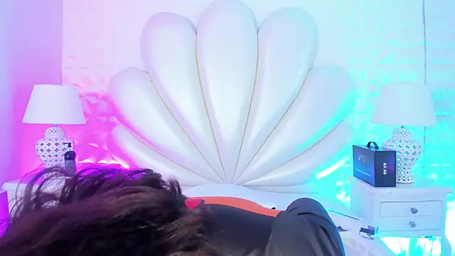 LucianaCarter online show from 12-30-24, 05:55