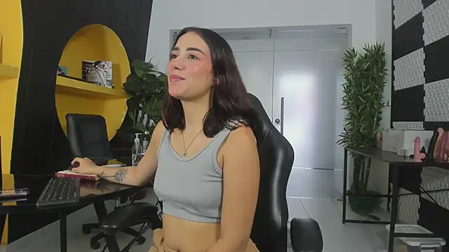 LucianaCarter online show from 01-22-25, 04:02