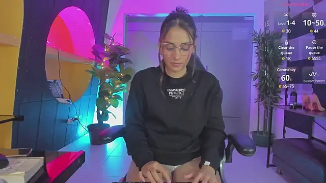 LucianaCarter online show from 03-11-25, 08:09