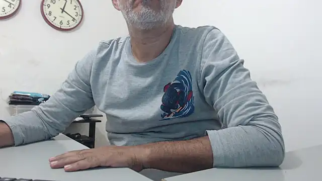 cenizo10124 online show from 12-19-24, 05:18