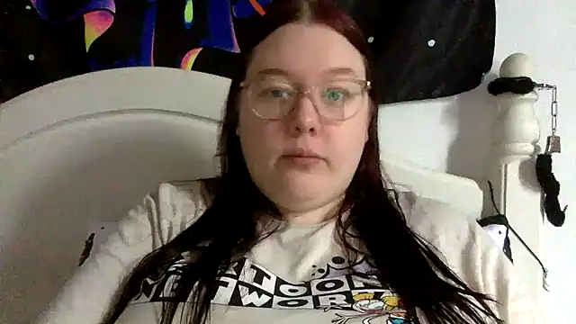 Snapshot of Sexycurvyemilyy chatting on 09-14-25, 12:48 Sexycurvyemilyy online show from 09-14-25, 12:48