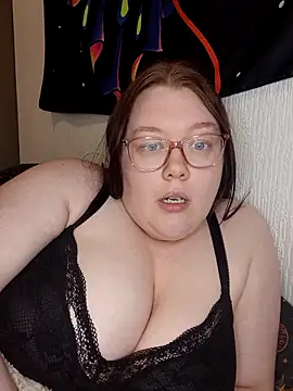 Snapshot of Sexycurvyemilyy chatting on 04-01-26, 09:12 Sexycurvyemilyy online show from 04-01-26, 09:12