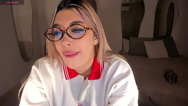 SophiePalmer online show from 06-18-26, 12:20