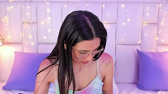 SarahSophia  online show from 01-15-25, 05:37
