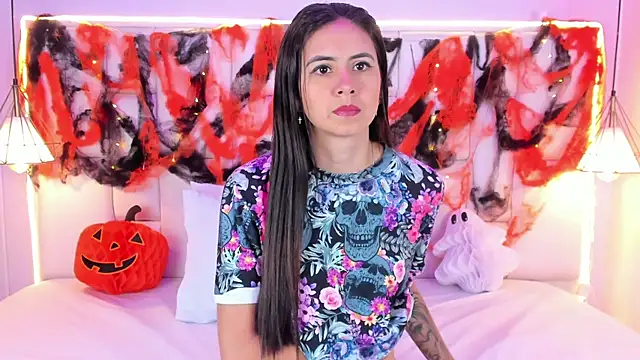 SarahSophia  online show from 10-10-25, 11:31