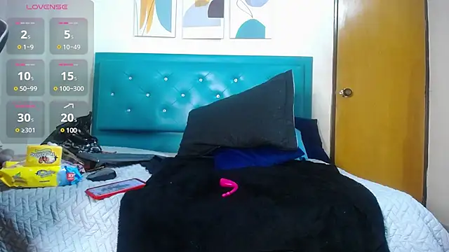 victoria  milf  online show from 12-17-24, 10:32