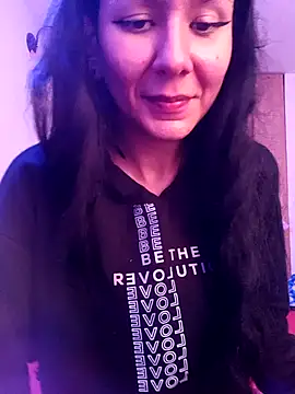 LissaThompsom online show from 12-31-24, 02:14