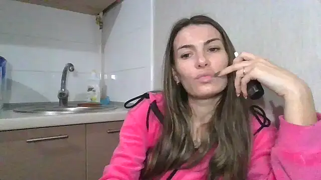 Snapshot of Carol-Rose chatting on 12-12-24, 08:43 Carol-Rose online show from 12-12-24, 08:43