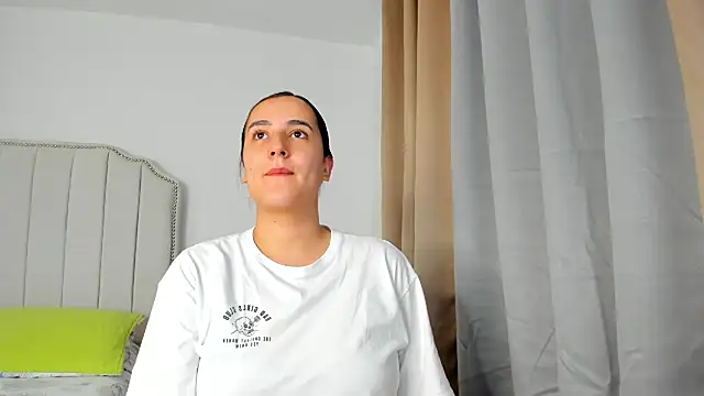 Snapshot of Hanna86 chatting on 03-14-26, 07:52 Hanna86 online show from 03-14-26, 07:52