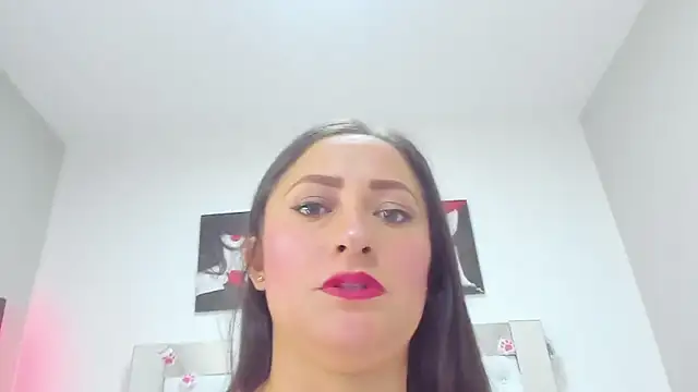 Lindacarterr  online show from 03-05-25, 01:52