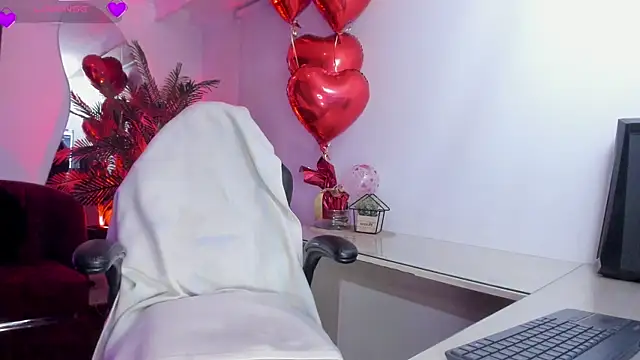 Snapshot of NebetColin chatting on 02-14-25, 11:09 NebetColin online show from 02-14-25, 11:09