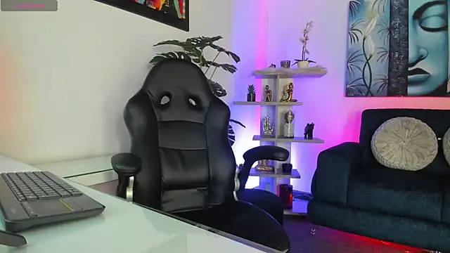 Snapshot of NebetColin chatting on 09-20-25, 11:44 NebetColin online show from 09-20-25, 11:44