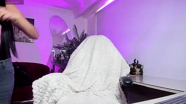 Snapshot of NebetColin chatting on 10-08-25, 07:11 NebetColin online show from 10-08-25, 07:11