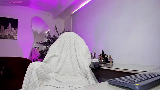 Snapshot of NebetColin chatting on 10-30-25, 07:14 NebetColin online show from 10-30-25, 07:14