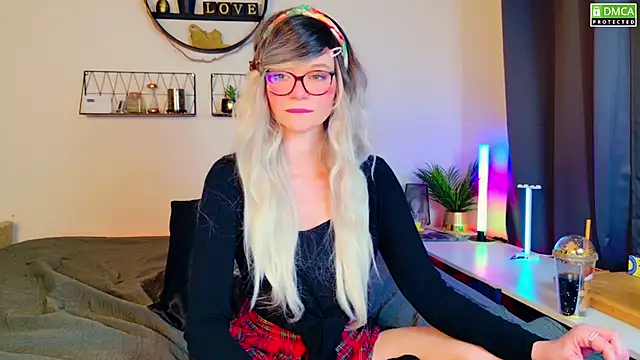 Snapshot of Kittychatte chatting on 02-18-25, 08:47 Kittychatte online show from 02-18-25, 08:47