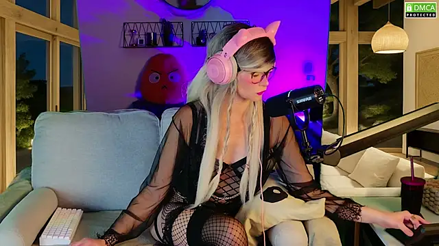 Snapshot of Kittychatte chatting on 11-04-25, 05:45 Kittychatte online show from 11-04-25, 05:45