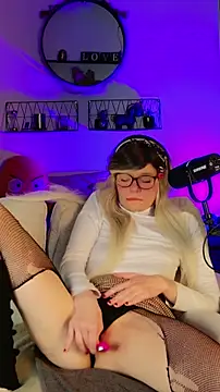 Snapshot of Kittychatte chatting on 03-25-26, 06:52 Kittychatte online show from 03-25-26, 06:52