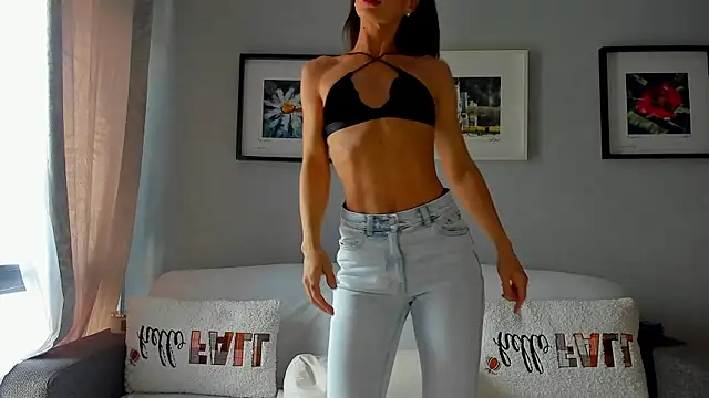 Snapshot of bellahot77 chatting on 09-18-25, 09:00 bellahot77 online show from 09-18-25, 09:00