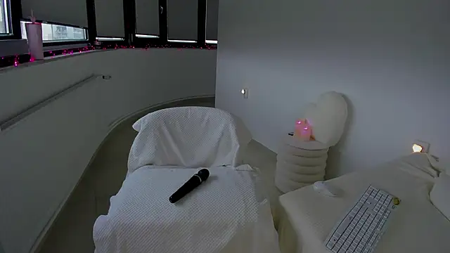 Snapshot of bellahot77 chatting on 03-28-26, 10:48 bellahot77 online show from 03-28-26, 10:48