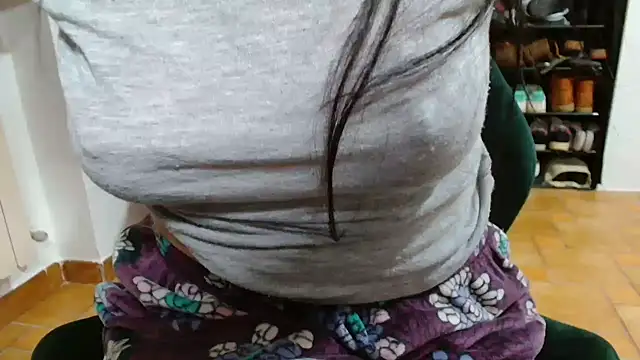 patatinahot87 online show from 01-14-26, 04:56