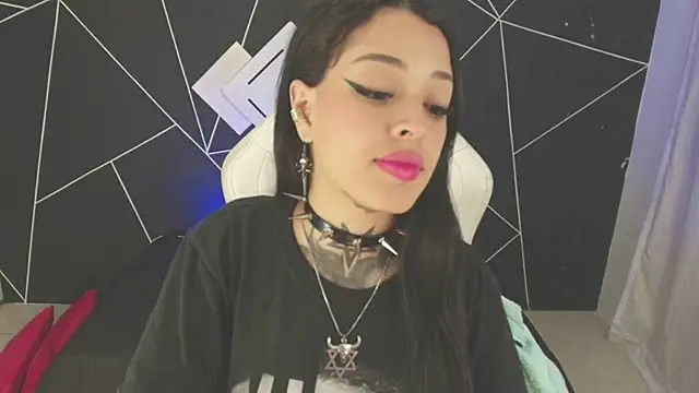 Snapshot of farichell chatting on 09-24-25, 08:45 farichell online show from 09-24-25, 08:45