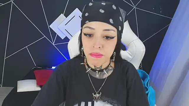 Snapshot of farichell chatting on 10-22-25, 07:35 farichell online show from 10-22-25, 07:35