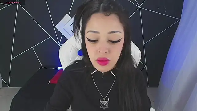 Snapshot of farichell chatting on 10-30-25, 08:53 farichell online show from 10-30-25, 08:53