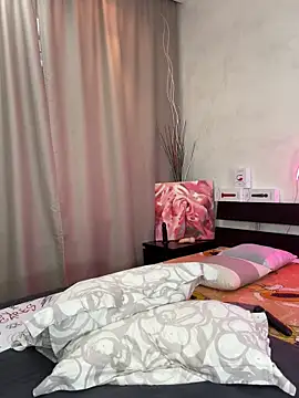 Snapshot of Milf_Tea chatting on 12-12-24, 04:15 Milf Tea online show from 12-12-24, 04:15