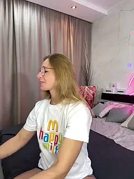 Snapshot of Milf_Tea chatting on 01-31-25, 01:11 Milf Tea online show from 01-31-25, 01:11