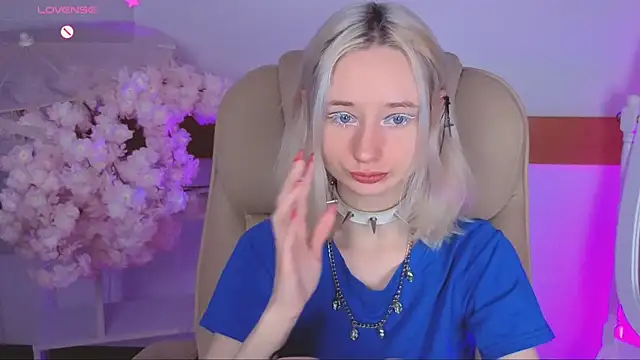 Katia Kim online show from 12-19-25, 06:20