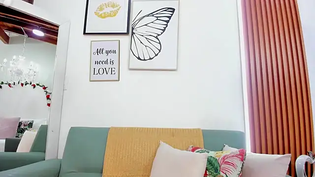 Snapshot of Madiison_Cooper chatting on 09-22-25, 02:30 Madiison Cooper online show from 09-22-25, 02:30