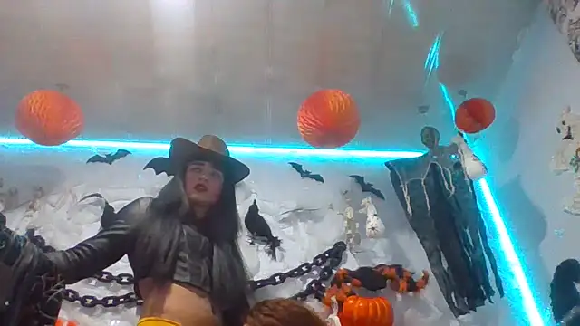 Snapshot of latintransbigcum chatting on 10-14-25, 05:25 latintransbigcum online show from 10-14-25, 05:25