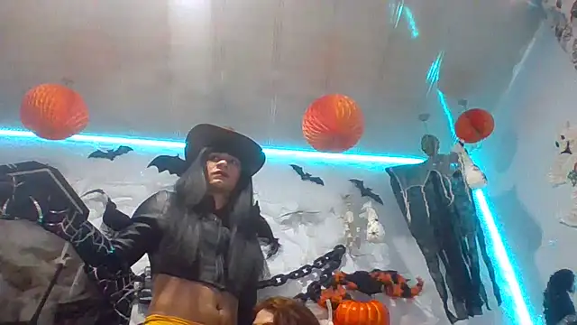 Snapshot of latintransbigcum chatting on 10-15-25, 02:28 latintransbigcum online show from 10-15-25, 02:28