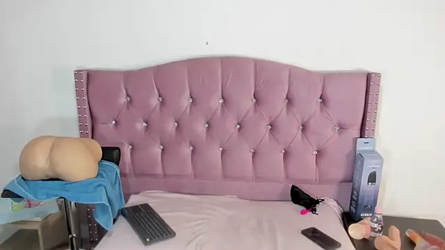 StefanyMiler online show from 11-25-25, 08:20