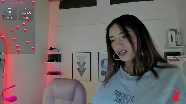 Snapshot of cristal__hot_1 chatting on 01-26-25, 10:02 cristal hot 1 online show from 01-26-25, 10:02