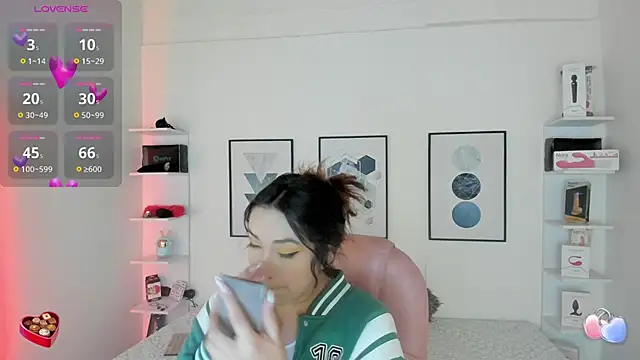 Snapshot of cristal__hot_1 chatting on 02-02-25, 04:05 cristal hot 1 online show from 02-02-25, 04:05