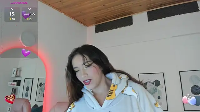 Snapshot of cristal__hot_1 chatting on 02-07-25, 10:08 cristal hot 1 online show from 02-07-25, 10:08