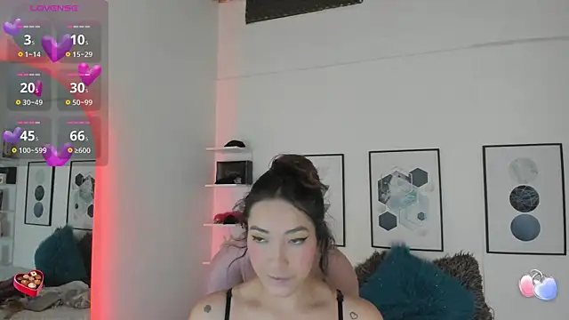 Snapshot of cristal__hot_1 chatting on 02-10-25, 04:08 cristal hot 1 online show from 02-10-25, 04:08