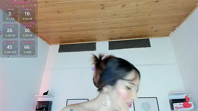 Snapshot of cristal__hot_1 chatting on 03-08-25, 10:11 cristal hot 1 online show from 03-08-25, 10:11