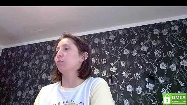 Snapshot of Sophi_Cute chatting on 07-08-26, 11:58 Sophi Cute online show from 07-08-26, 11:58