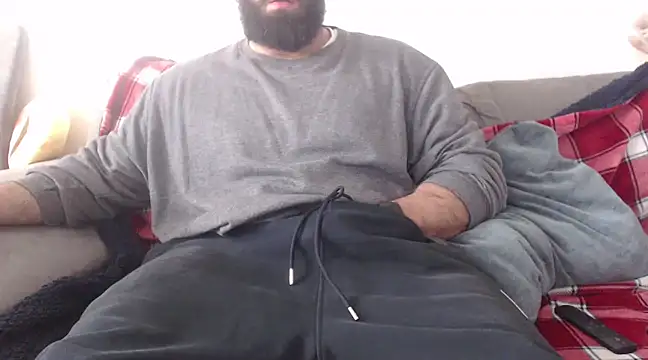 hugemachohandsome online show from 12-31-24, 12:15