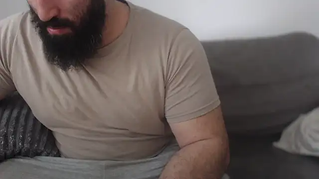 hugemachohandsome online show from 05-04-26, 06:09